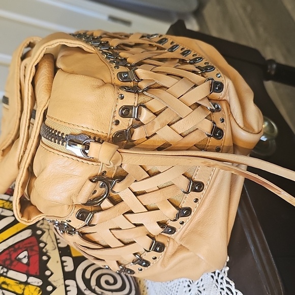 Romygold Woven Leather/Brackets Women's Spacious Travel Bag, Buttery Cream, New - Picture 2 of 8